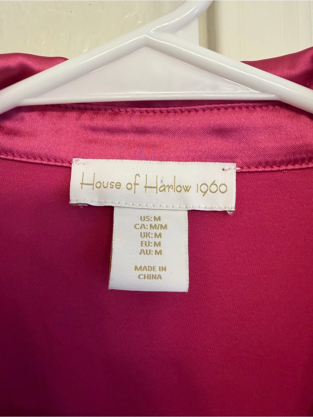 House of Harlow 1960 Hot Pink Satin Button Down Collared Top Size Medium - Picture 2 of 7
